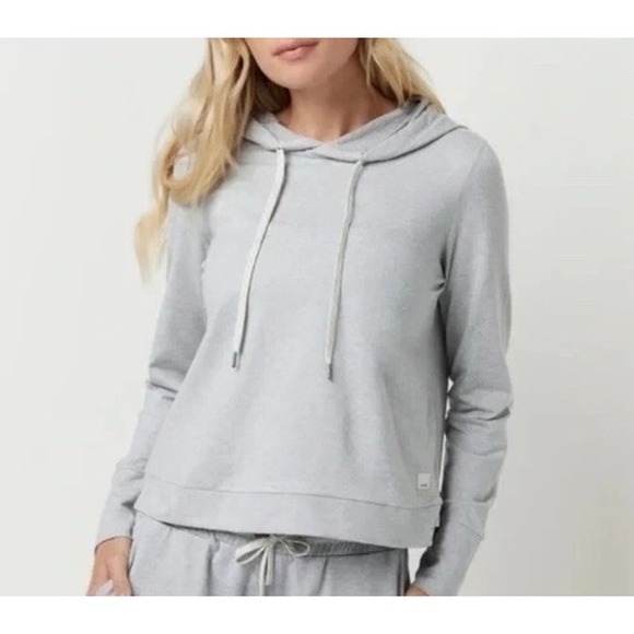 Vuori Tops - Vuori Halo Essential Hoodie DreamKnit Pullover Women's M Grey Heather VW226